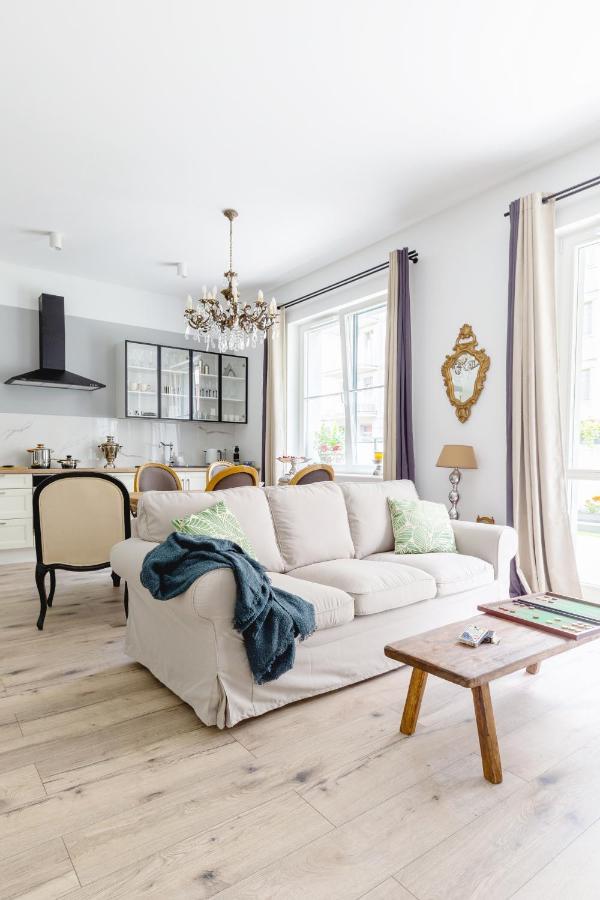 Bea Garden Home - Dwie Sypialnie I Taras Έλμπλαγκ Εξωτερικό φωτογραφία